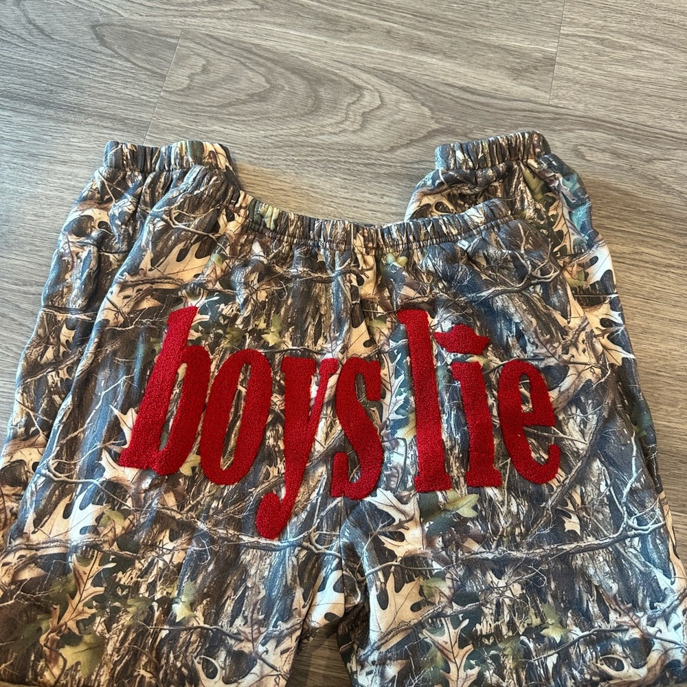 Boys lie sweatpants size S